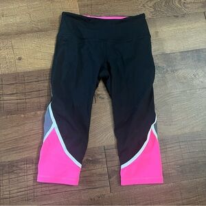 Victoria’s Secret VSX sport knockout crop leggings Sz small pink black white